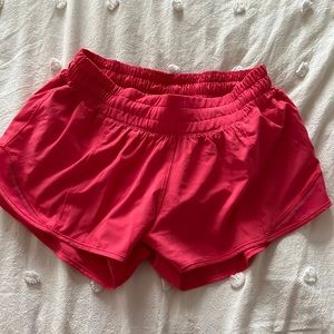 Lululemon hotty hot low rise lined shorts 2.5”